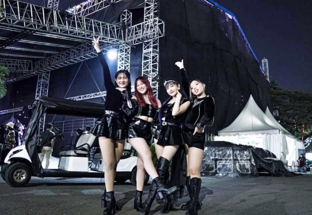 Girl group GLAS