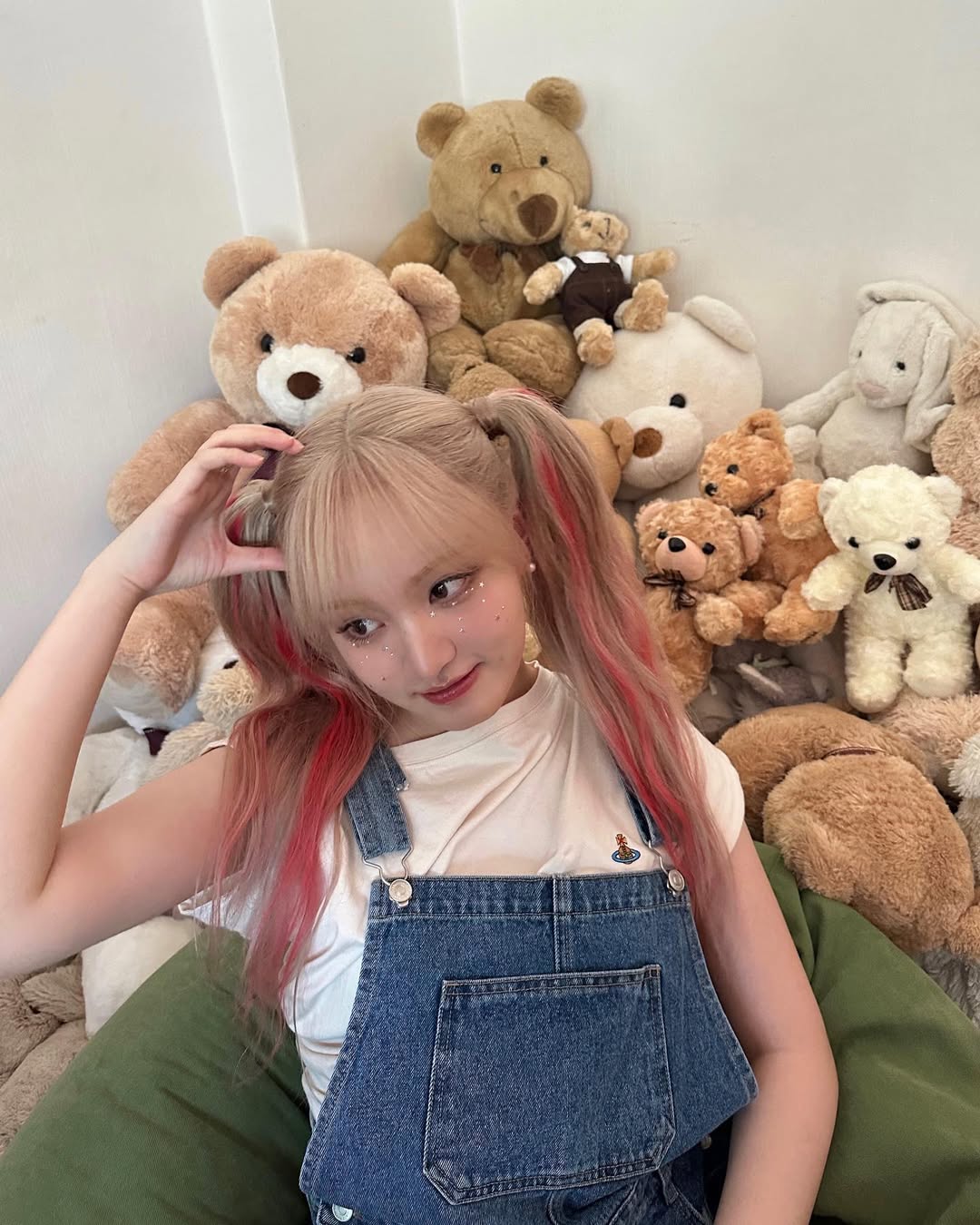 Warna rambut Liz IVE