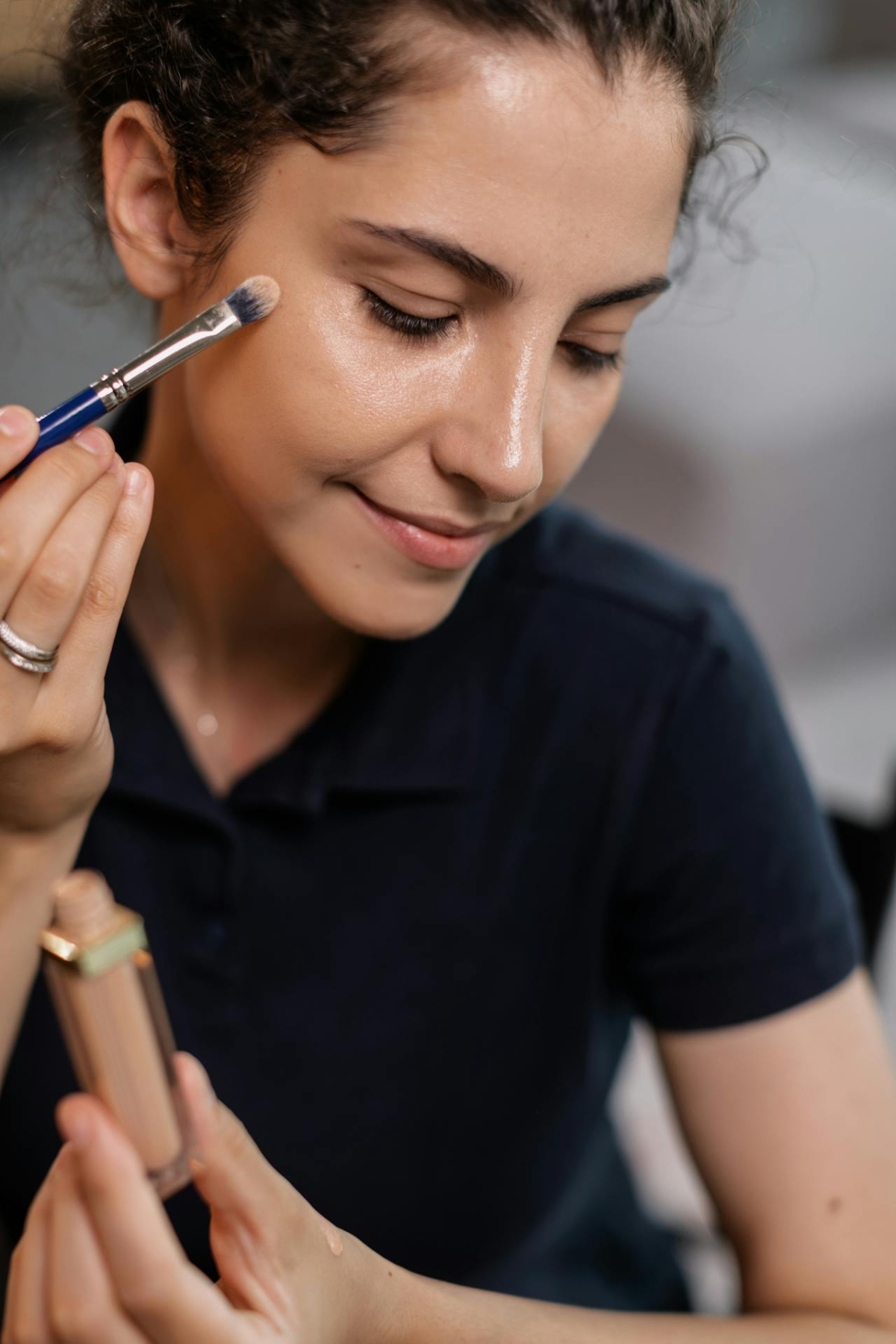 Tips agar makeup menempel lebih lama untuk kulit berminyak