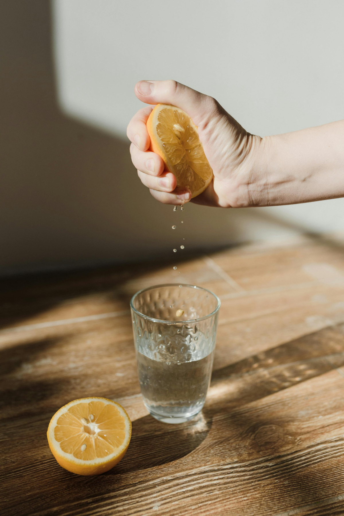 Manfaatkan air lemon