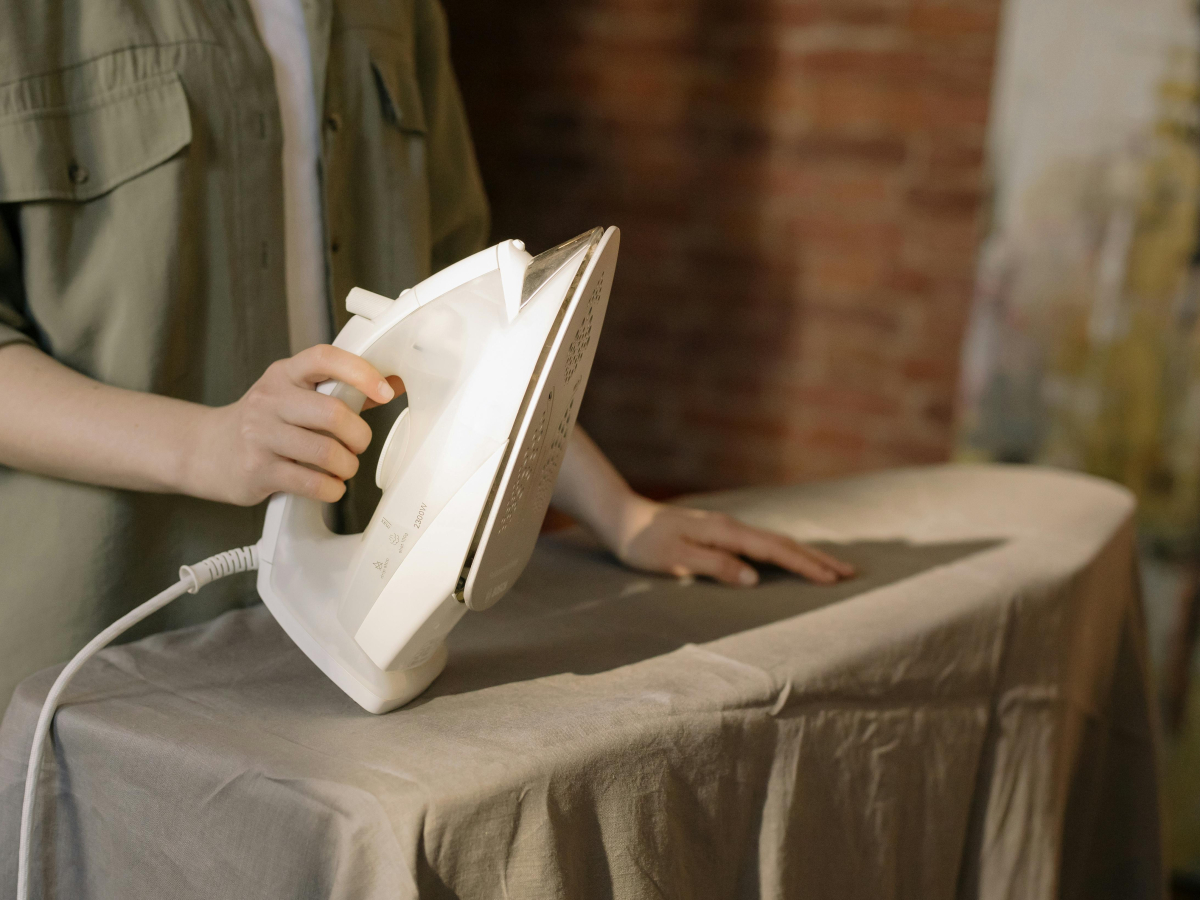 Cara menyetrika linen