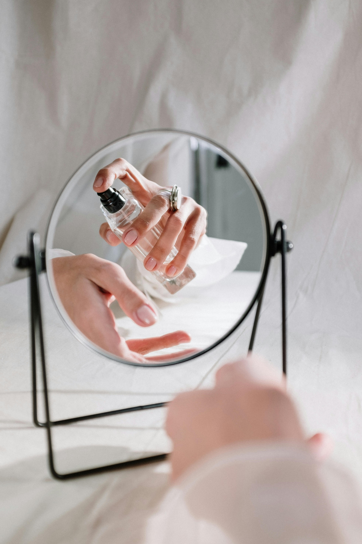 Biarkan parfum mengering dengan sendirinya