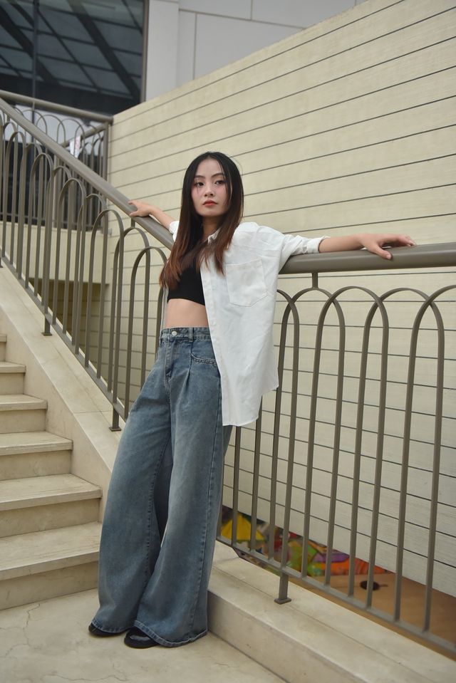 Wide leg jeans