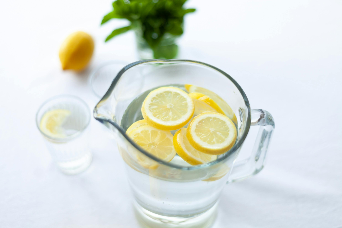 Manfaat air lemon untuk kesehatan dan kecantikan