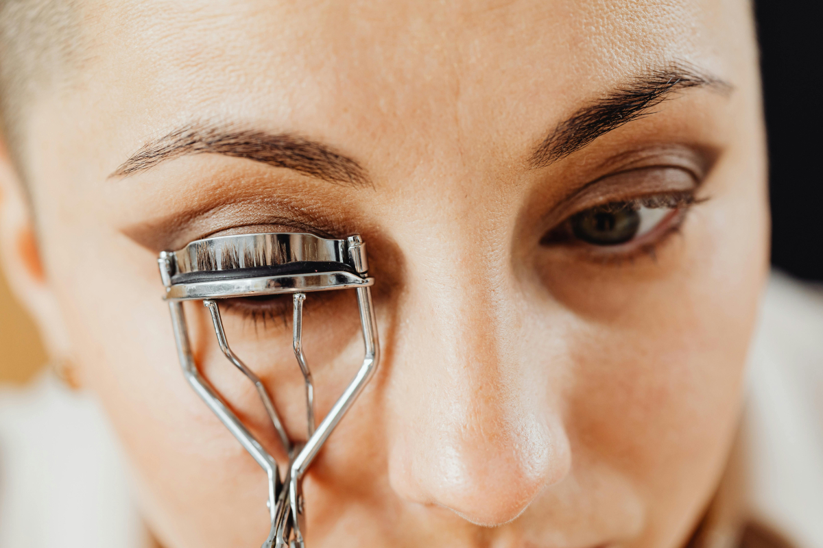 Eyelash curler