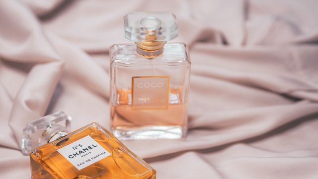 Perbedaan eau de parfum dan eau de toilette