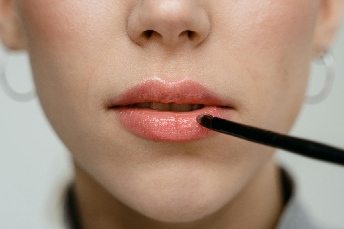 Semua yang Perlu Kamu Tahu tentang Lip Liner
