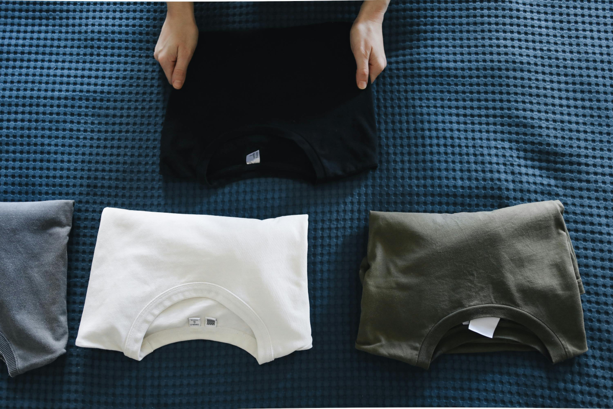 Cara mencuci t-shirt hitam
