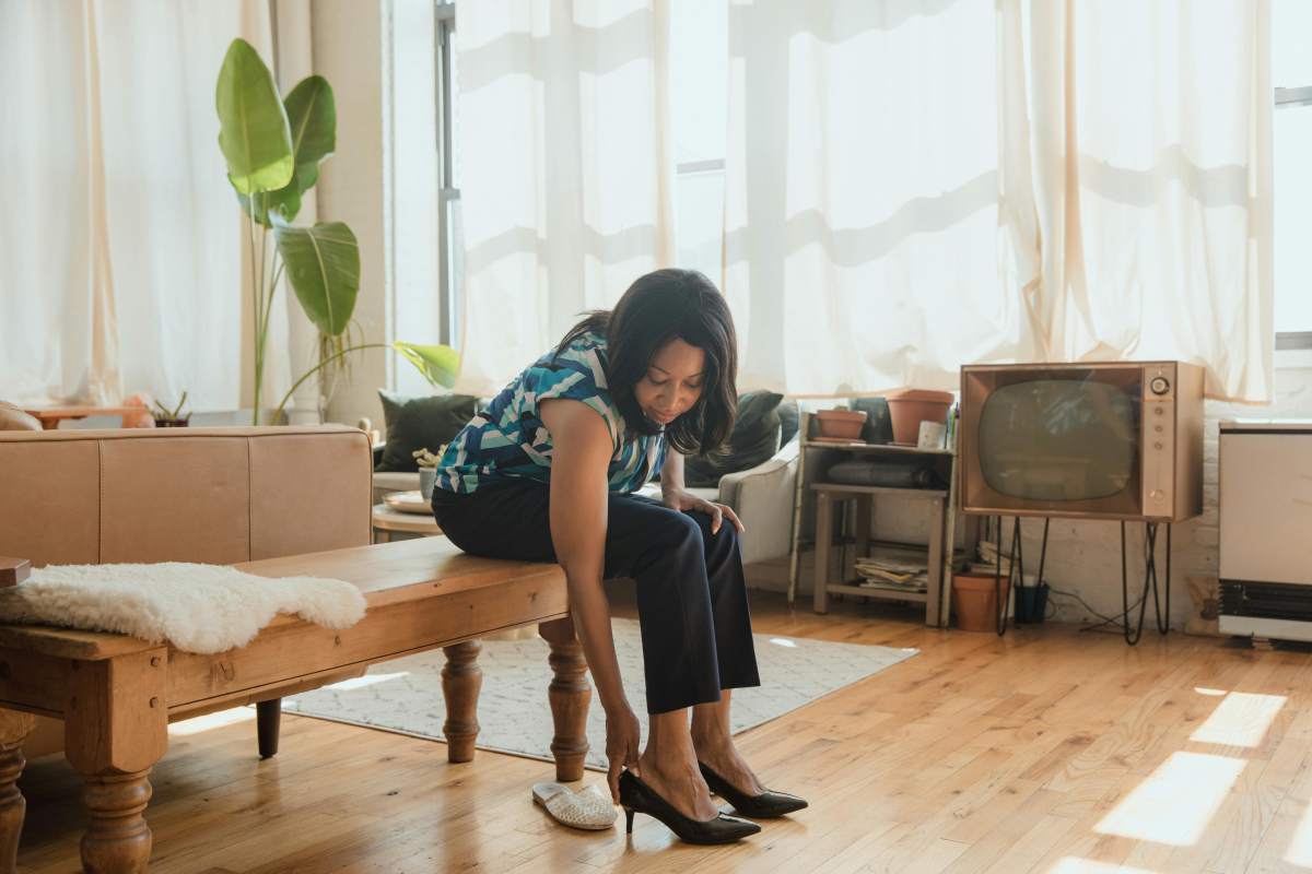 Tips nyaman pakai sepatu baru agar tidak lecet