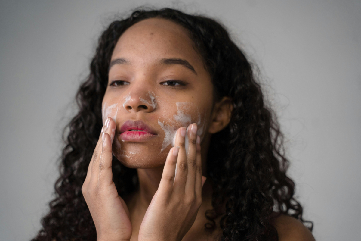 Cuci muka dua kali sehari