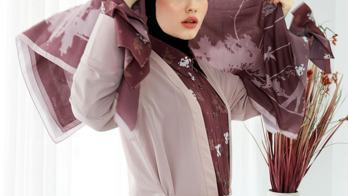 7 Tips Menyimpan Hijab Anti Kusut