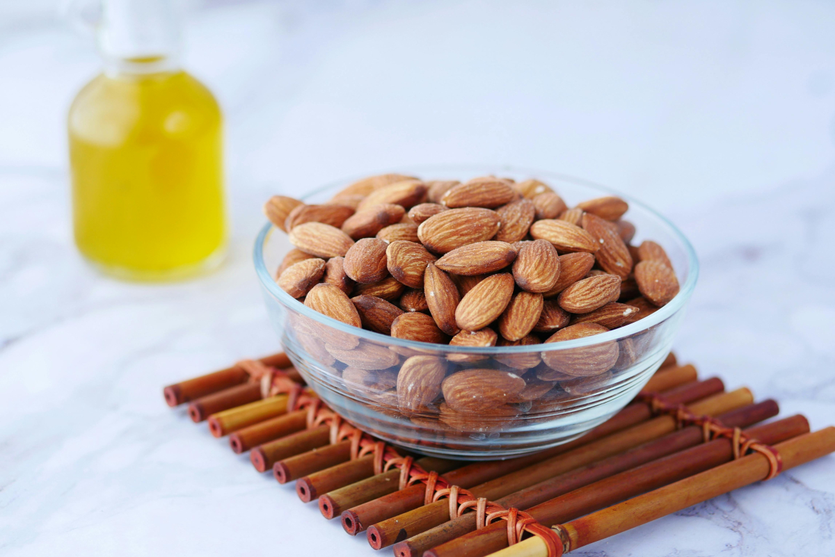 Manfaat almond oil untuk kulit kering