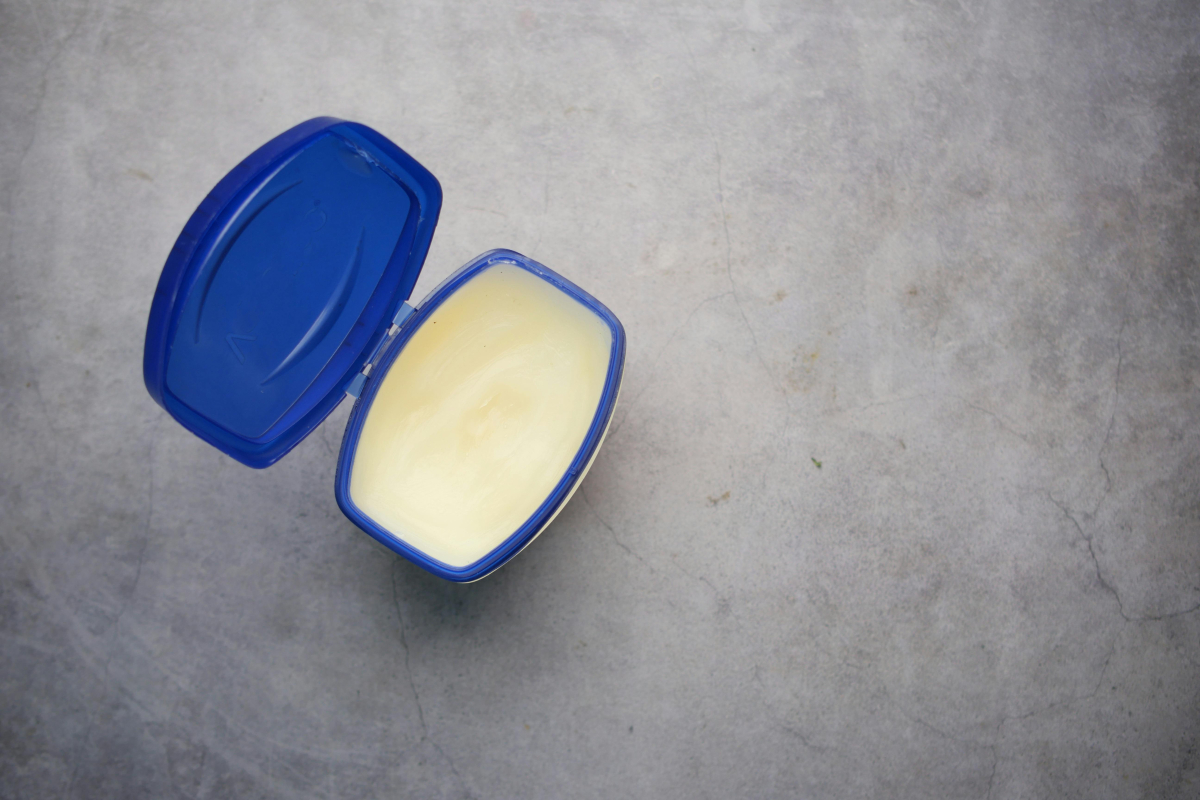 Manfaat petroleum jelly