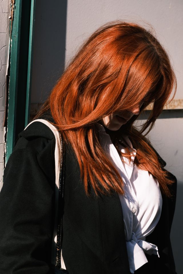 Rekomendasi warna rambut yang bikin wajah cerah