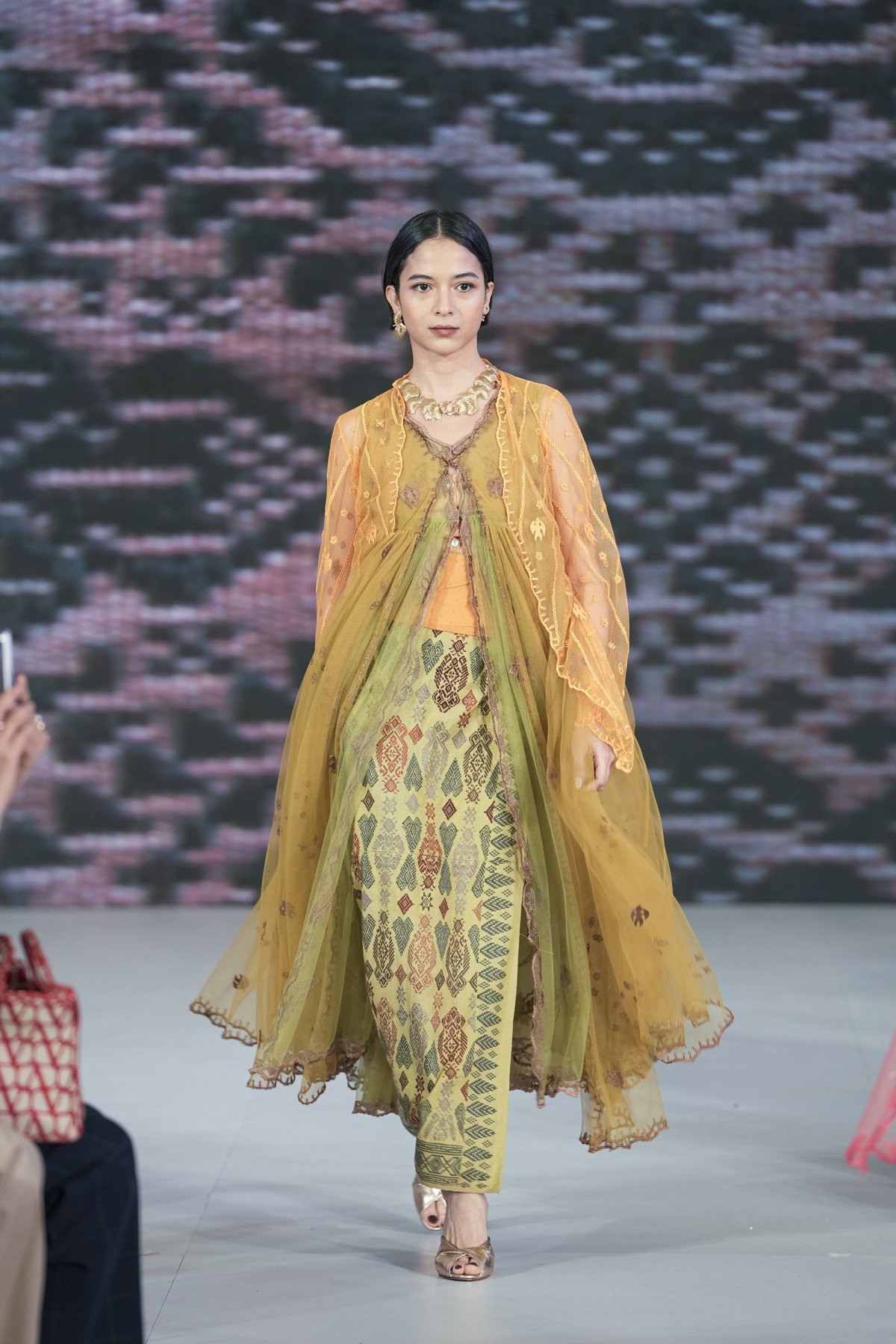 Putri Marino Sejauh Mata Memandang Cita Tenun Indonesia