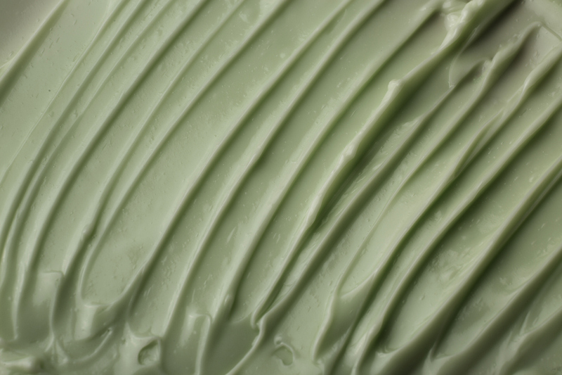 Green color corrector