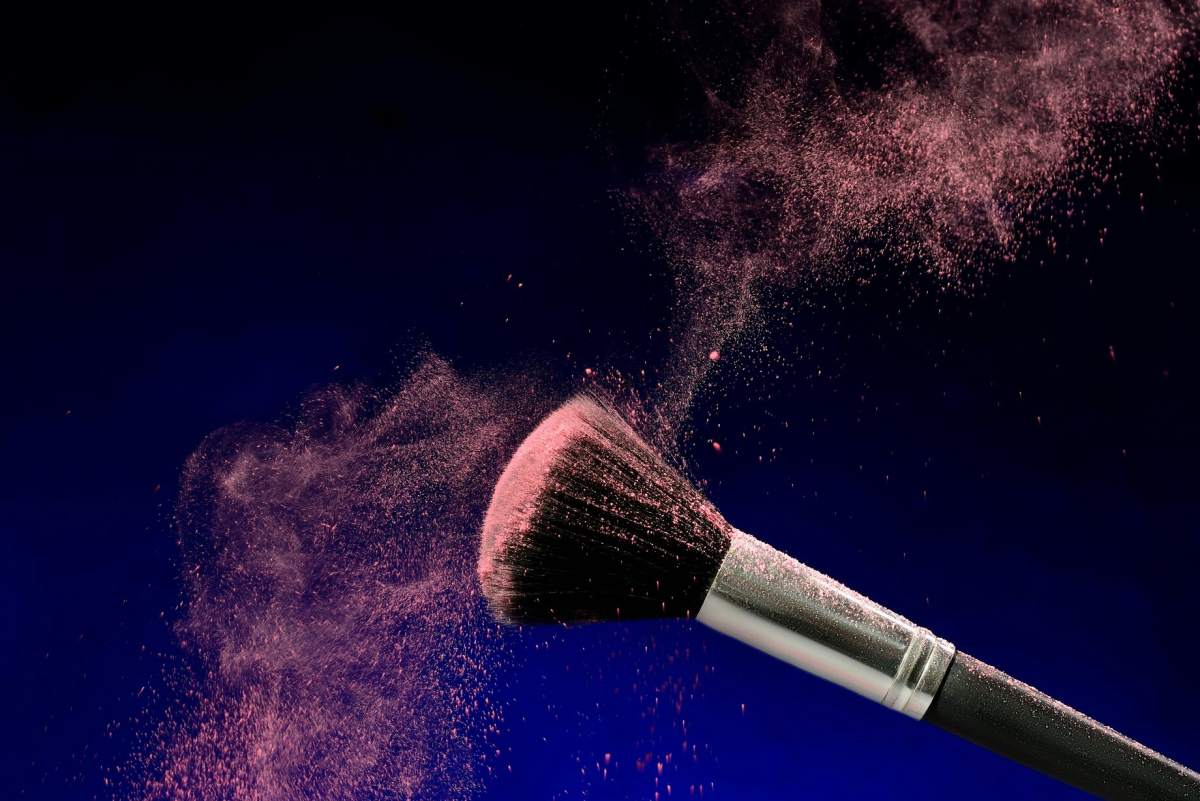Makeup Brush vs Sponge dan Kapan Menggunakannya