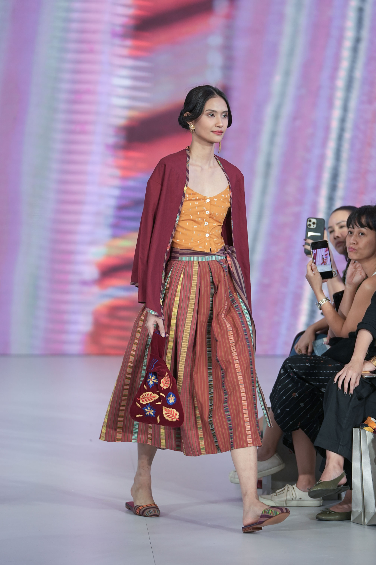 Sejauh Mata Memandang Cita Tenun Indonesia