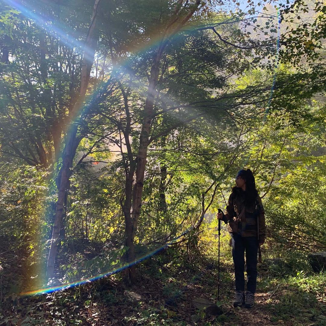 Go Min Si suka mendaki gunung