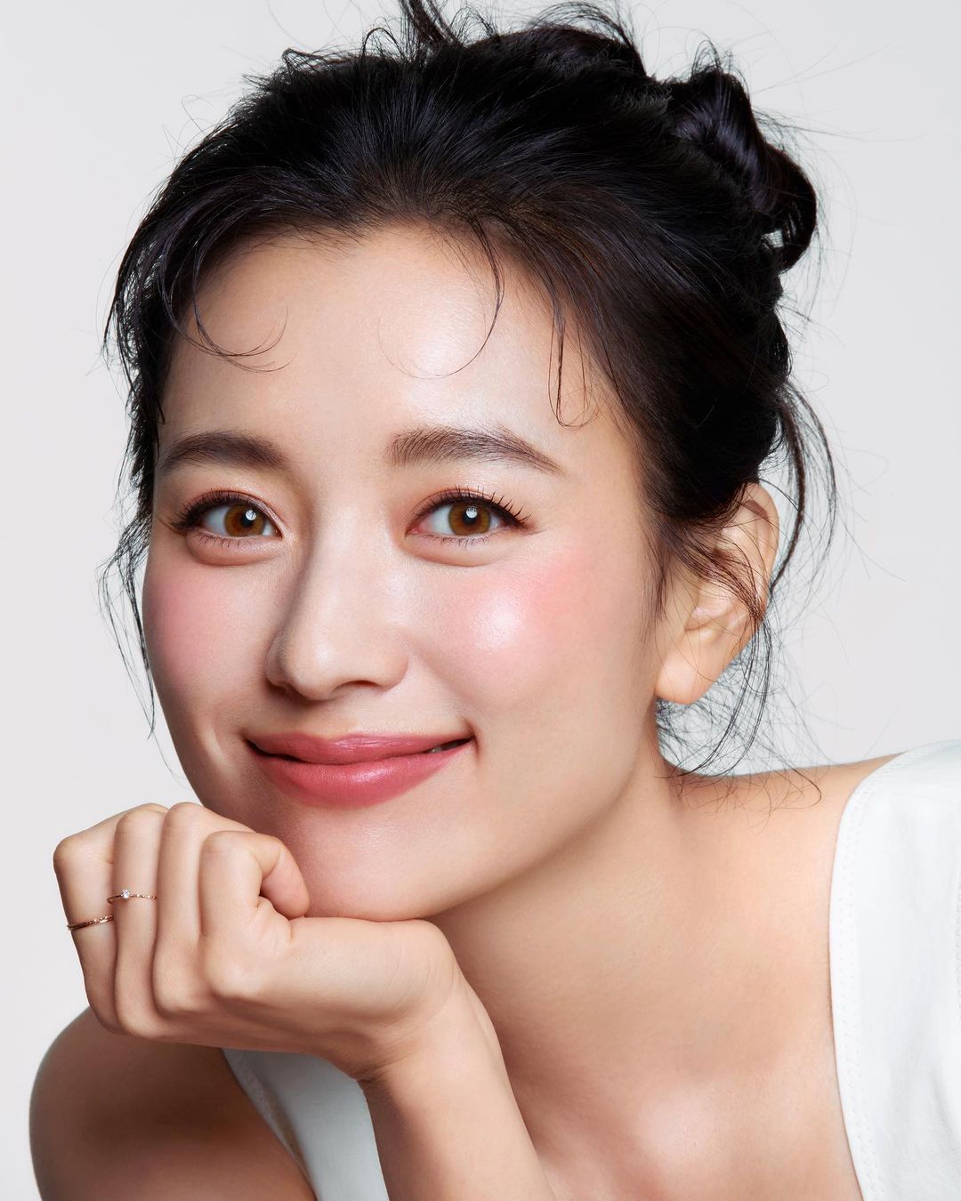 Han Hyo Joo untuk Dear Dahlia