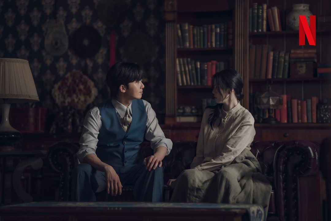 Park Seo Joon dan Han So Hee di Gyeongseong Creature Season 2
