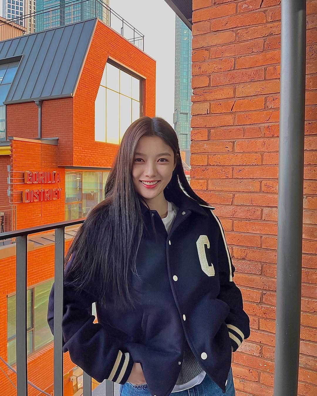 Style kasual ala Kim You Jung