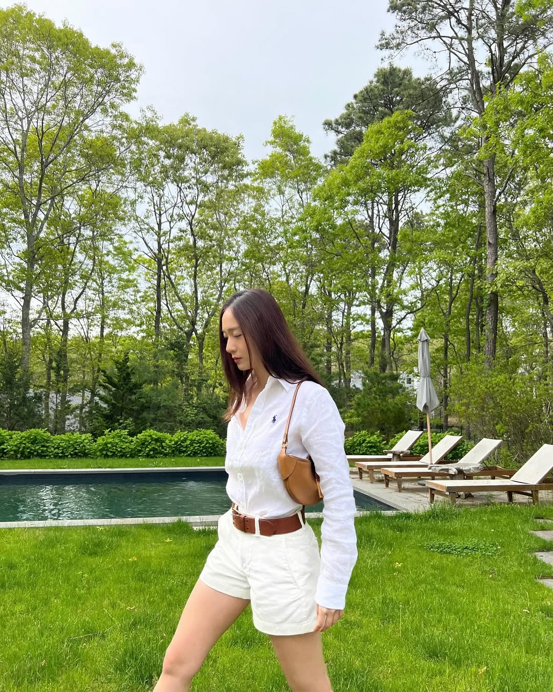 Gaya old money simple ala Krystal Jung