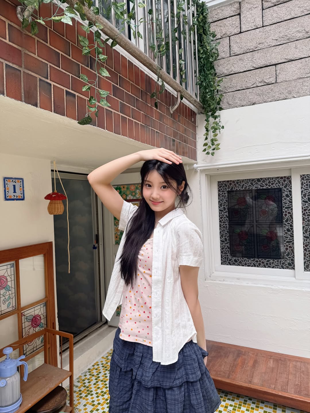 Gaya makeup cantik ala Wonhee ILLIT