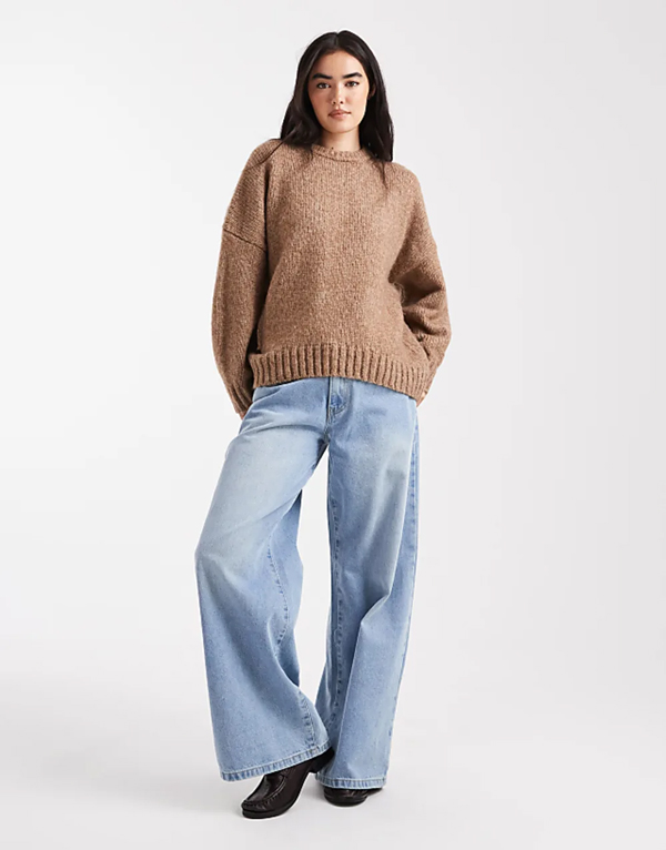 Mix and Match Sweater Oversized untuk Cuaca Dingin