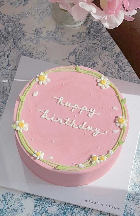 Kue ulang tahun aesthetic