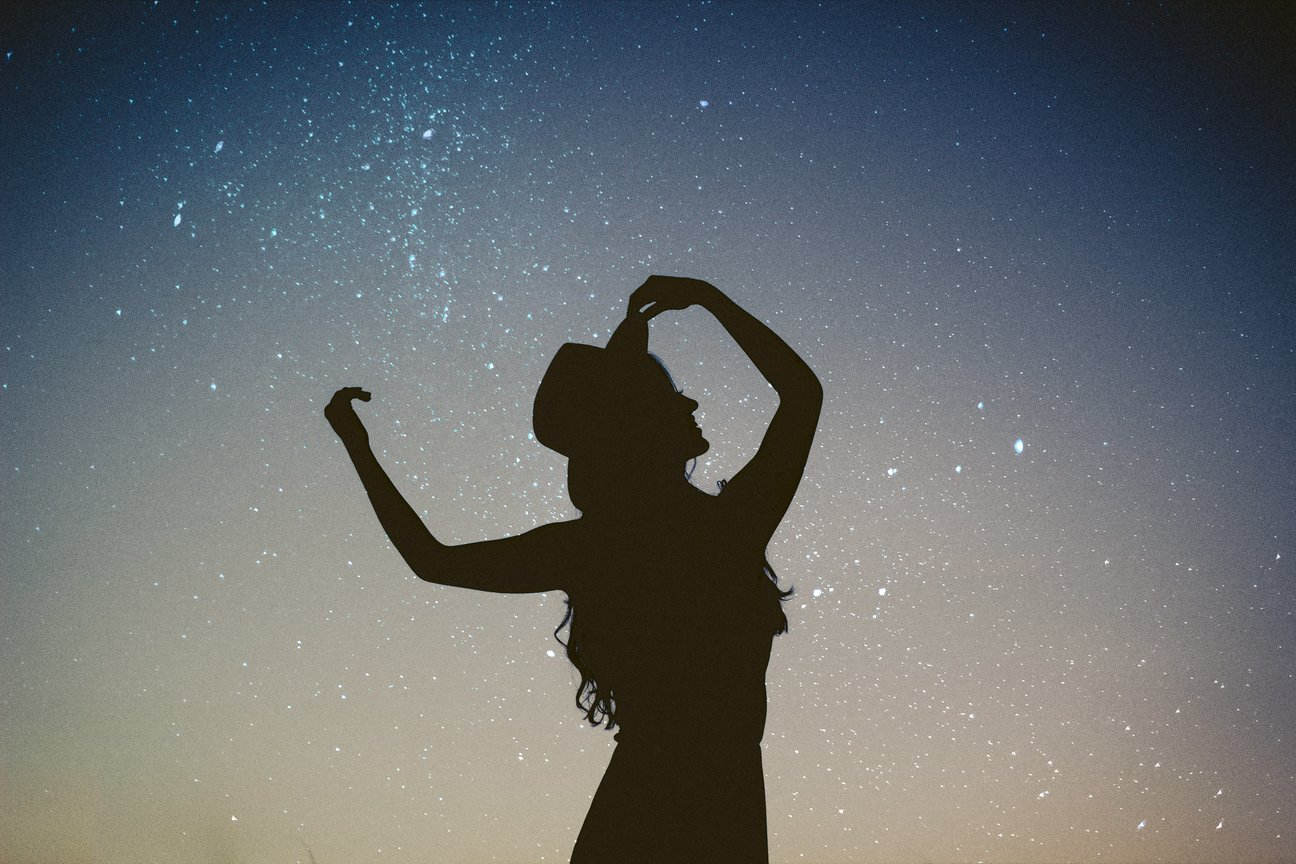 Hobi Astrologi? Hati-hati Terjebak "Spiritual Bypassing"! 