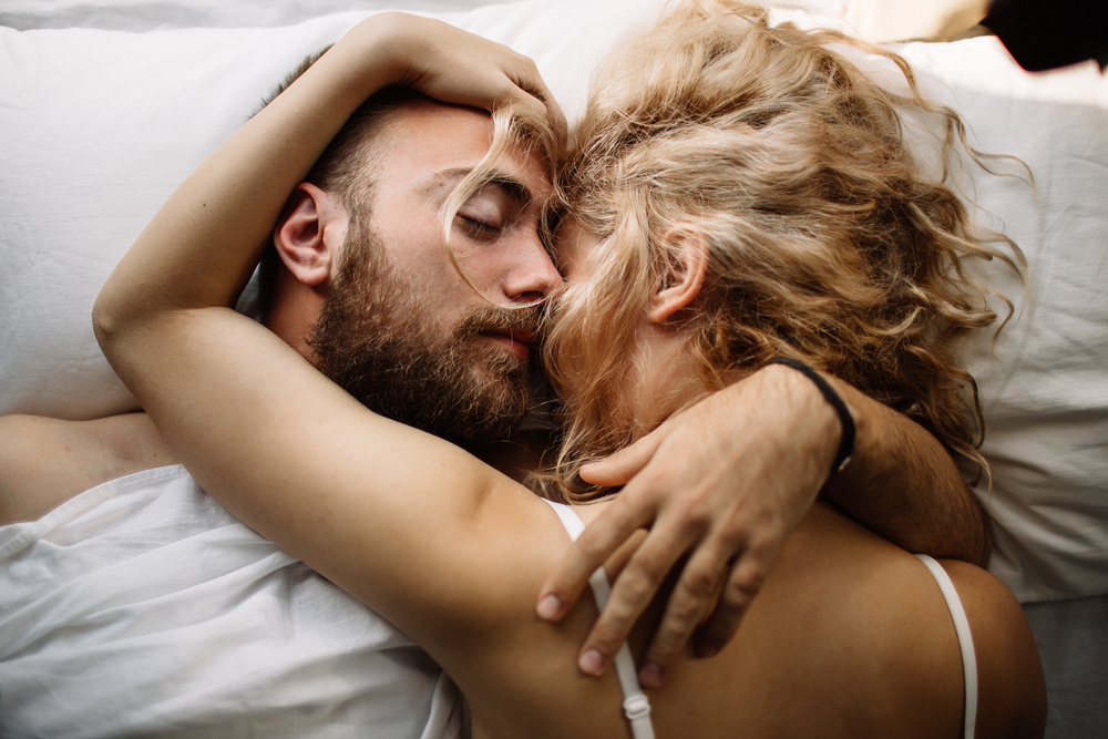 Kebiasaan Intim di Pagi Hari Yang Bikin Mood Positif