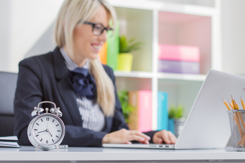 5 Cara Mengatur Waktu di Kantor