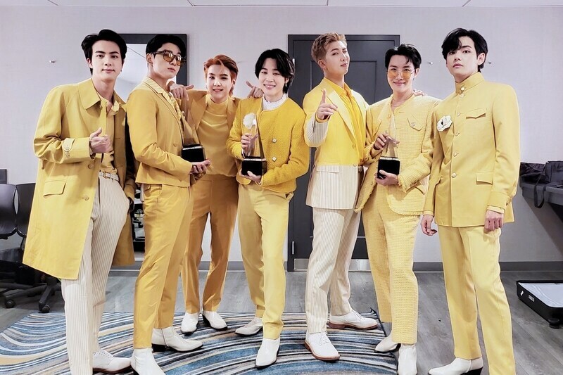Bangga! BTS Ukir Sejarah Baru di American Music Awards 2021!