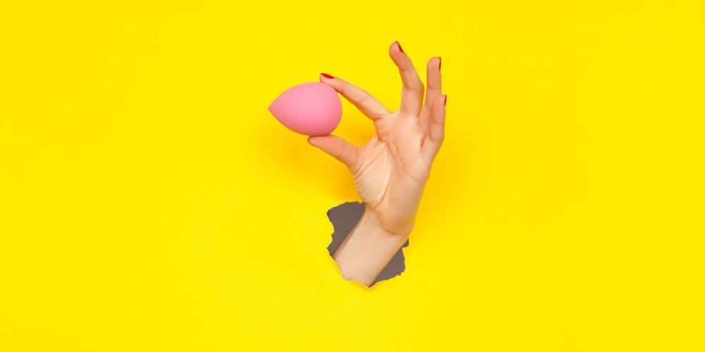 Tips dan Cara Membersihkan Beautyblender Kesayanganmu