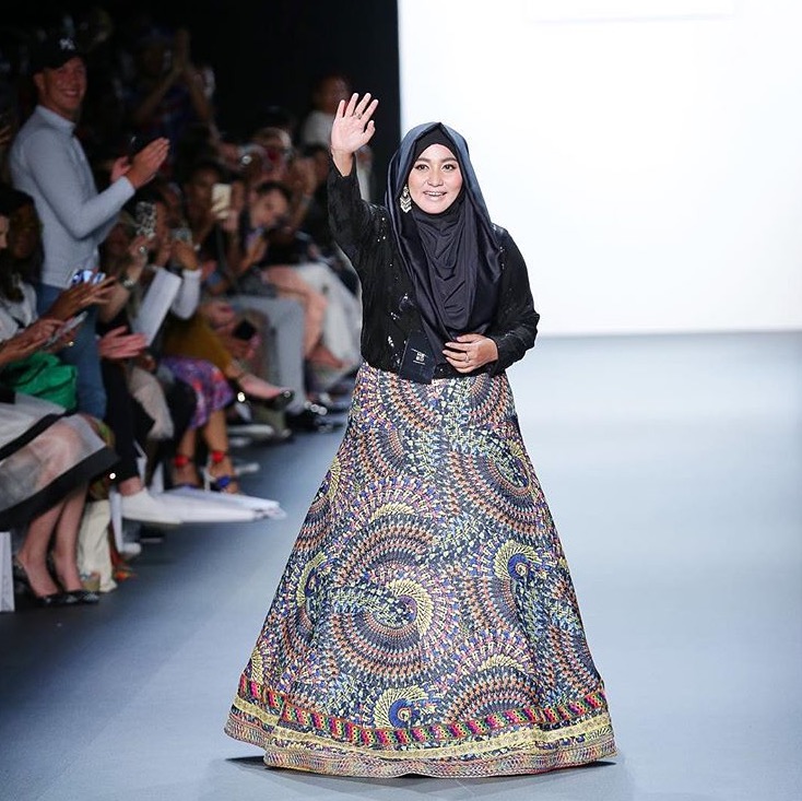 Anniesa Hasibuan Memukau di New York Fashion Week 2016