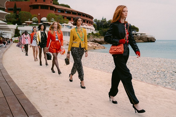 Serba-serbi dari Rangkaian Fashion Show Koleksi Cruise 2023