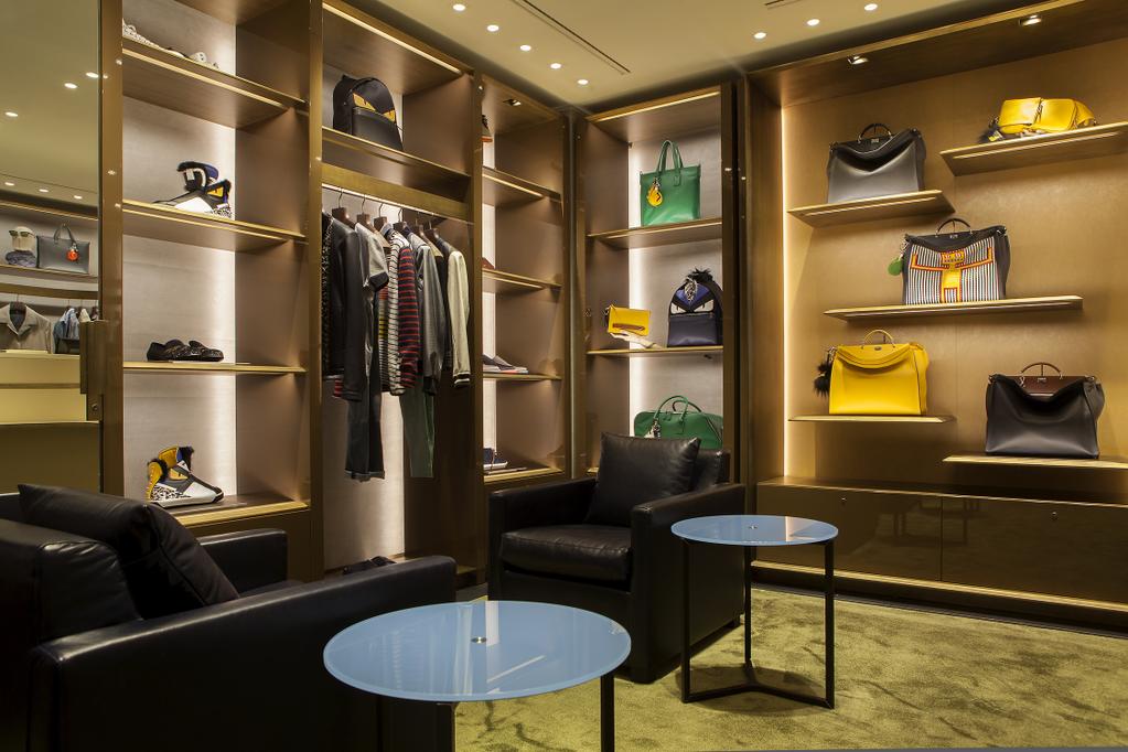 Debut Fendi Membuka Butik Pakaian Pria