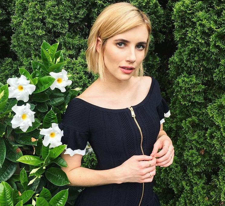 Intip Gaya Trendi Ala Emma Roberts