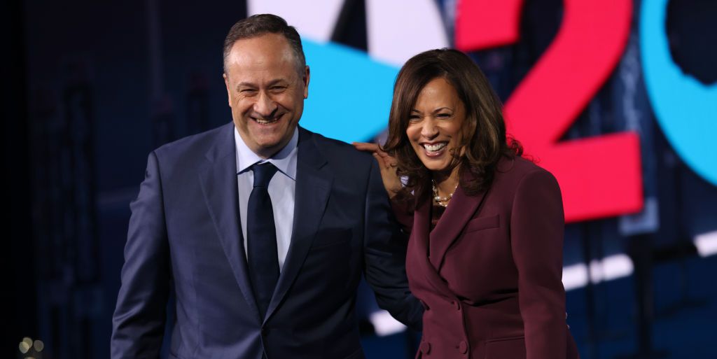Semua yang Perlu Kamu Tahu Tentang Doug Emhoff, Suami Kamala Harris