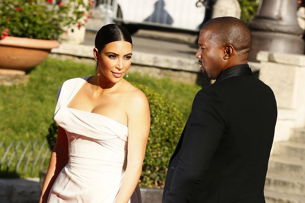 Kanye West Berhenti Follow Kim Kardashian Lagi di Instagram