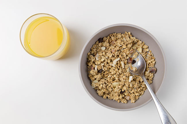 Oatmeal dan Madu Cara Alami Menghilangkan Bekas Jerawat