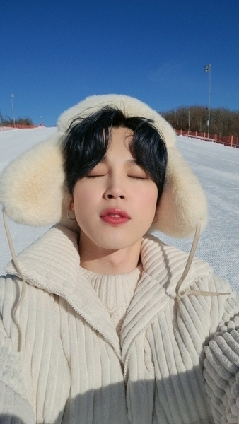 Cutie, Sexy, Lovely: BTS `manggae` Park Jimin`s style file