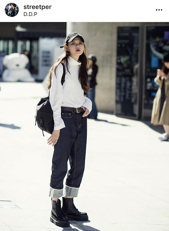 Baju Untuk Musim Hujan Gaya Jeans and Boots