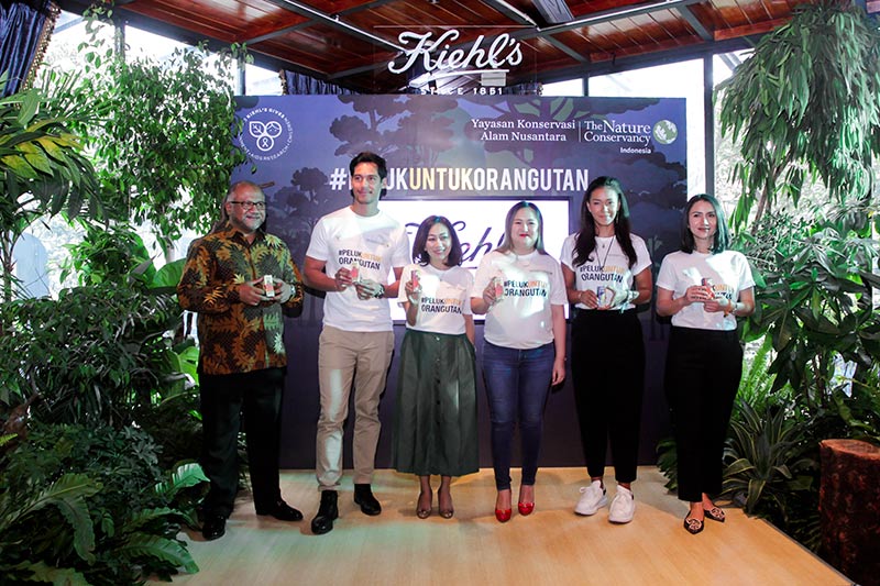 Yayasan Konservasi Alam Nusantara (YKAN), selebriti Indonesia, Adinia Wirasti dan Richard Kyle