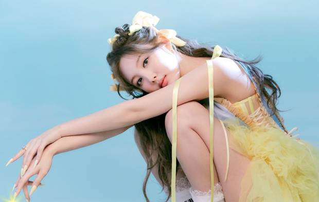 Nayeon Jadi Solois K-Pop Pertama Debut Album di Top 10 Billboard 200