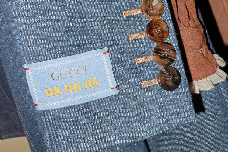 Gucci x Harry Styles Rilis Koleksi "HA HA HA" Terinspirasi Gaya 70an