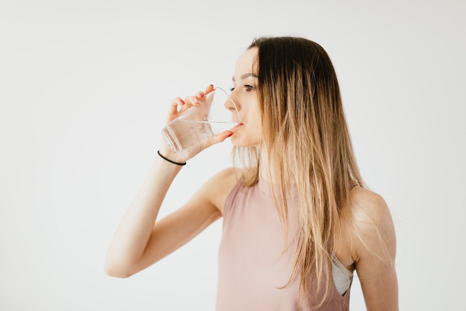Ini Yang Terjadi Pada Tubuh Saat Kamu Tidak Minum Cukup Air