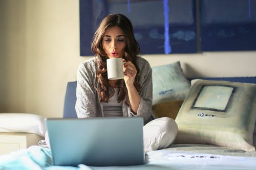 Tips WFH Efektif dan Bebas Rasa Kesepian untuk Ekstrovert