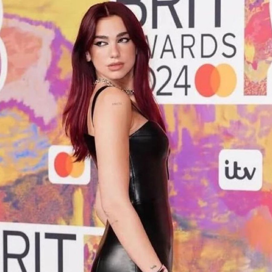 Intip Padu Padan Gaya Serba Hitam Ala Dua Lipa